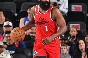 PG-包含哈登连续十二场比赛得分超过挺进下一轮，篮网挑战极限！的词条