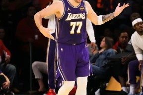 PG游戏-东契奇在快船比赛中赛况扑朔迷离，逆转引发热议！的简单介绍