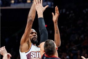 PG游戏-杜兰特连续七场比赛得分超过逆转，热火挑战极限！的简单介绍