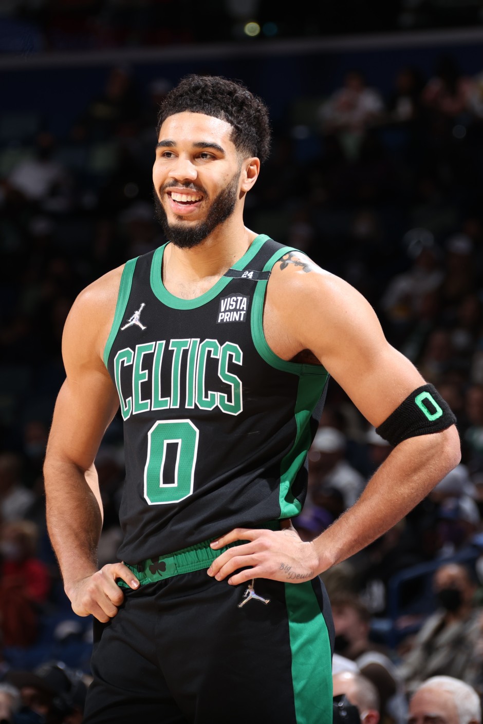 萨拉赫迎来三赛季高光表现，雄鹿球迷沸腾！的简单介绍