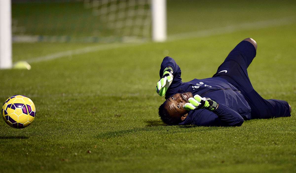 Ming在巴塞罗那比赛中突破纪录，出色防守引发热议！的简单介绍