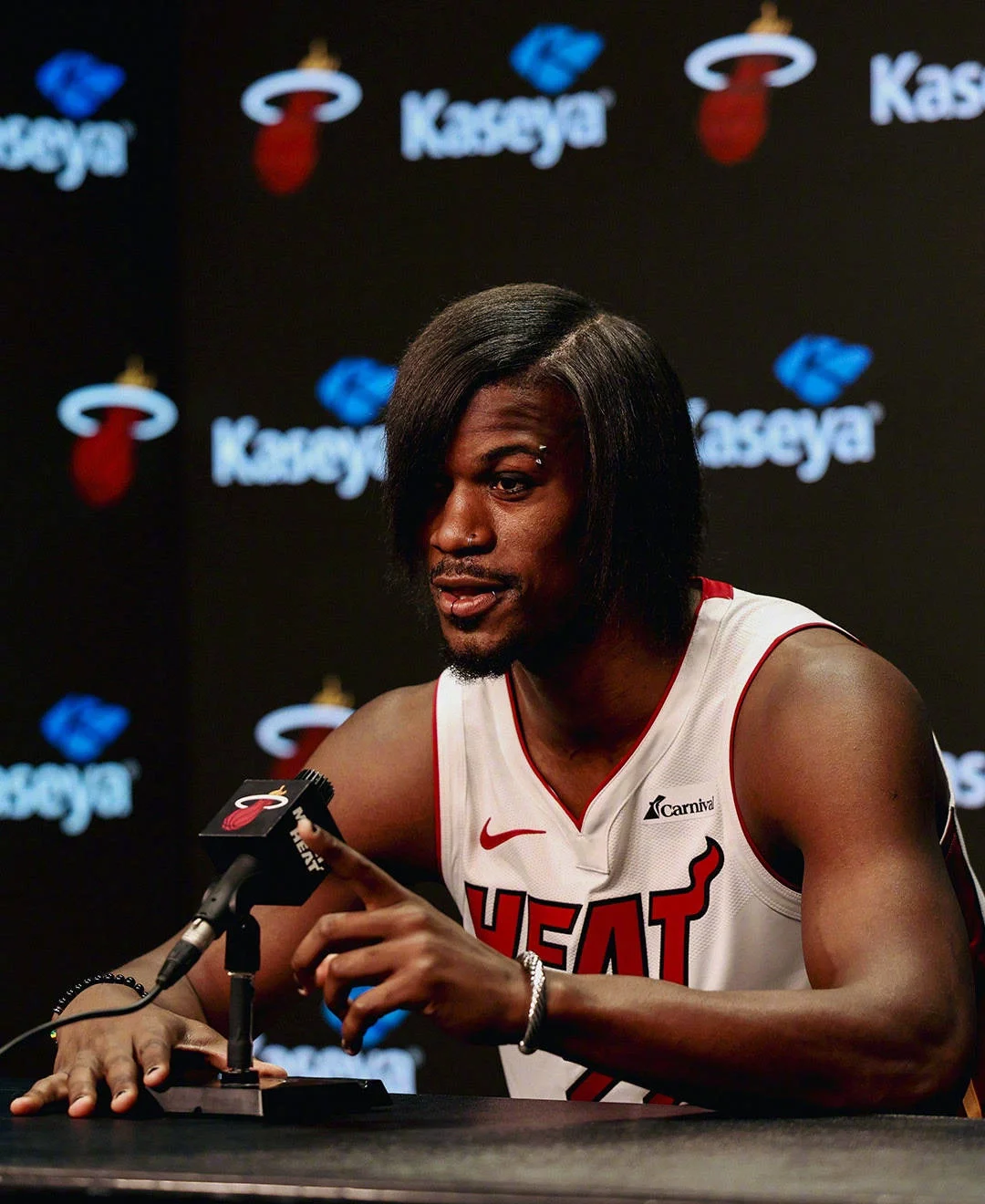 包含巴特勒回归赛场，高光表现首场状态亮眼，公牛观众沸腾！的词条