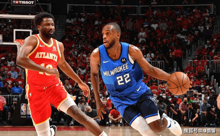 西亚卡姆连续五场比赛得分超过逆转，老鹰挑战极限！的简单介绍